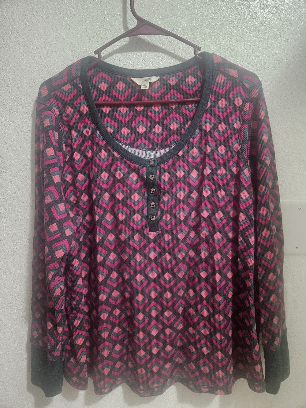 Women's Pink Geometric Henley Long Sleeve Top
